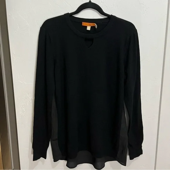 One A Black Keyhole High Low Knit Top Medium - Picture 2 of 10